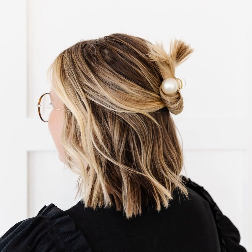 Chunky Pearl Claw Clip