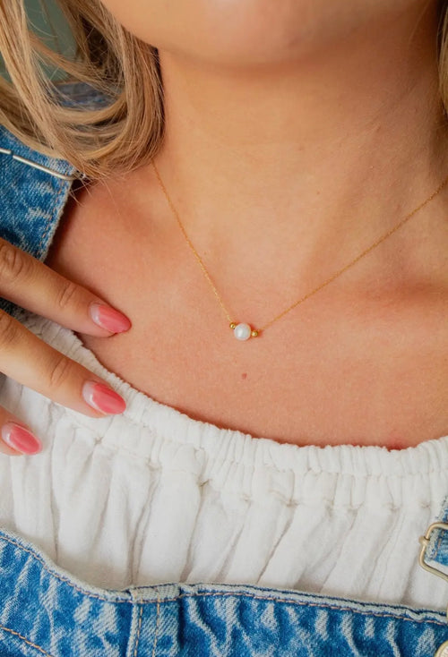 Simple Pearl Pendant Necklace