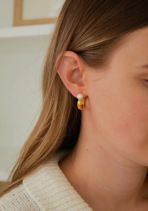 Shiny Pearl Hoops